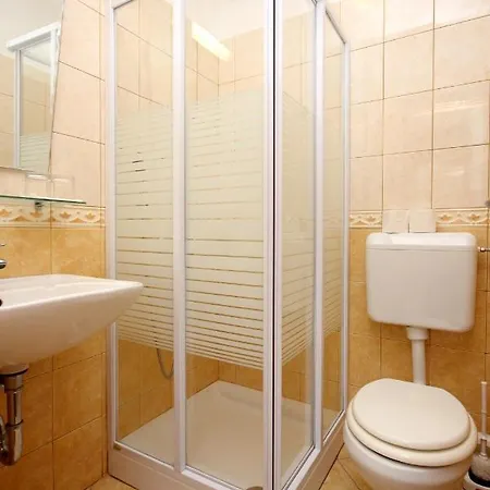 Double 8144e Affittacamere