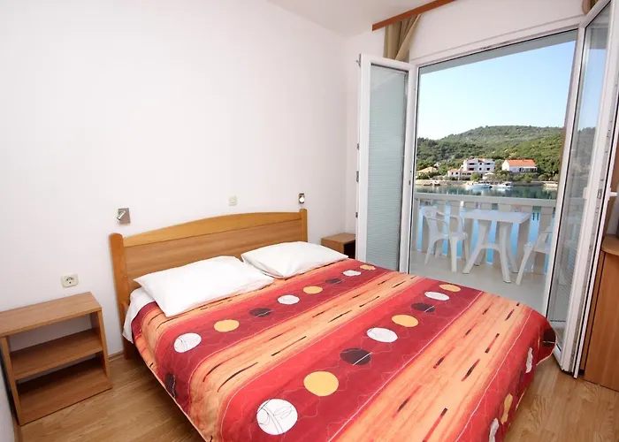 Double 8144e 3* Zaglav