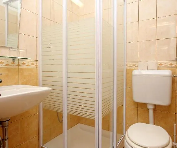 Double 8144e בית הארחה